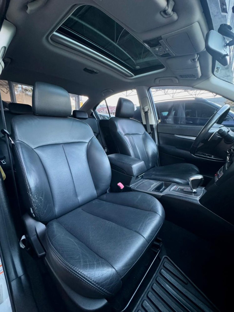 Subaru Legacy Premium — foto 17